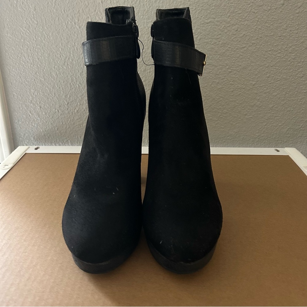 Elegant Black Ankle Boots